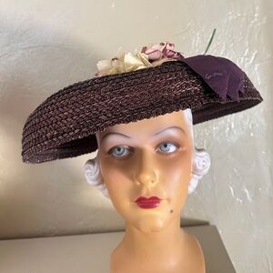 ELEGANT 1940s' BROWN STRAW WIDE BRIM HAT WITH FABRIC FLOWERS & GROSGRAIN BANDS